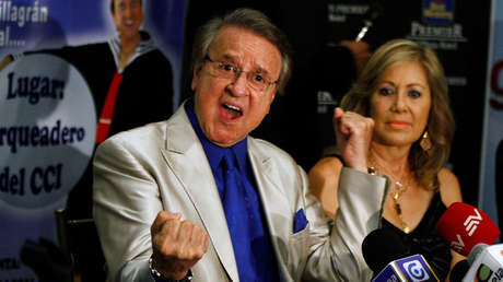 El actor Carlos Villagrán, que encarnó a Quico en 'El Chavo del 8', se registra como precandidato a la gubernatura de Querétaro