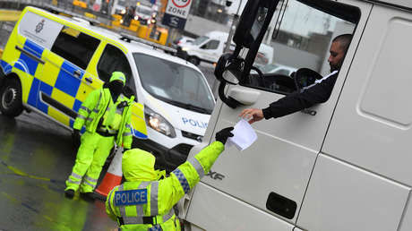 Confiscan sándwiches de jamón y otros alimentos a camioneros británicos en la frontera con Países Bajos tras el Brexit