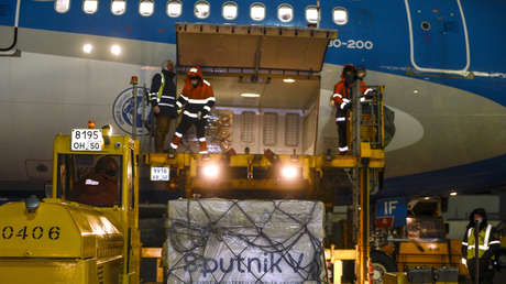 Parte el avión de Aerolíneas Argentinas hacia Moscú para recibir otras 300.000 dosis de la vacuna Sputnik V