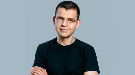 Se convierte en multimillonario al subir 98 % en un día las acciones de su empresa de tecnología financiera