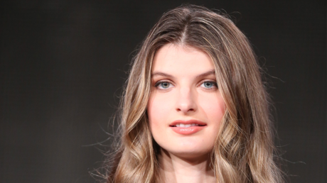 Una mujer que a los 13 años fue secuestrada, violada y torturada por un hombre que conoció en línea relata cómo el depredador se ganó su confianza