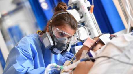 Epidemiólogo británico alerta sobre la 'lengua covid', un nuevo síntoma en los pacientes con coronavirus (FOTOS)