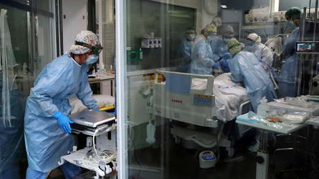 Un hombre pierde a su mujer y a su hija por el coronavirus con 3 horas de diferencia