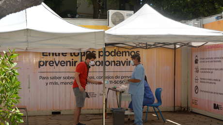 "Es completamente segura": El personal de salud de Argentina habla de su experiencia tras recibir la segunda dosis de la vacuna Sputnik V