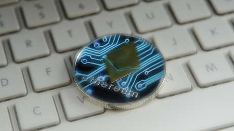 La criptomoneda ether marca un nuevo récord superando los 1.400 dólares por unidad