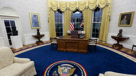 Time muestra el primer día de Biden en una oficina presidencial saqueada por Trump