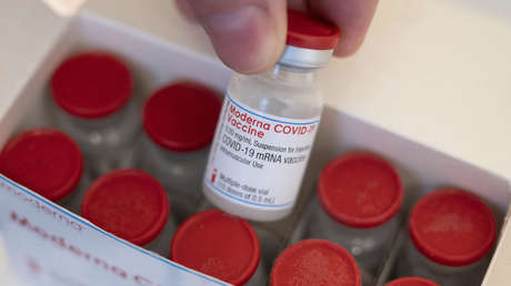 Un empleado de limpieza destruye cerca de 2.000 dosis de la vacuna de Moderna al desenchufar un refrigerador