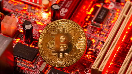 La escasez global de chips afecta al sector minero de bitcoines en China