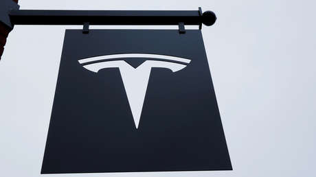 El regulador alemán de vehículos investiga problemas con las pantallas táctiles en los Tesla