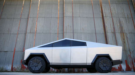Elon Musk dice que las entregas de la Cybertruck de Tesla pueden comenzar este año