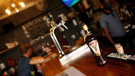 Una joven colombiana recibe un botellazo en el rostro al pedirle a sus acosadores que se detengan