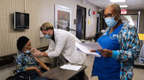 El estado de Nueva York habría subestimado en hasta un 50% las muertes por covid-19 en hogares de ancianos, denuncia la fiscal general