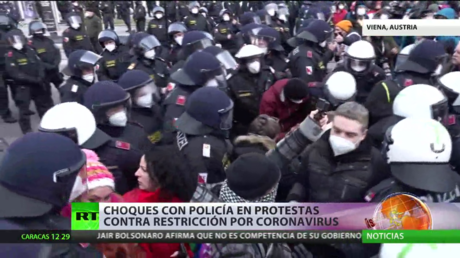 Arrestos y enfrentamientos en una protesta de negacionistas del covid-19 en Viena