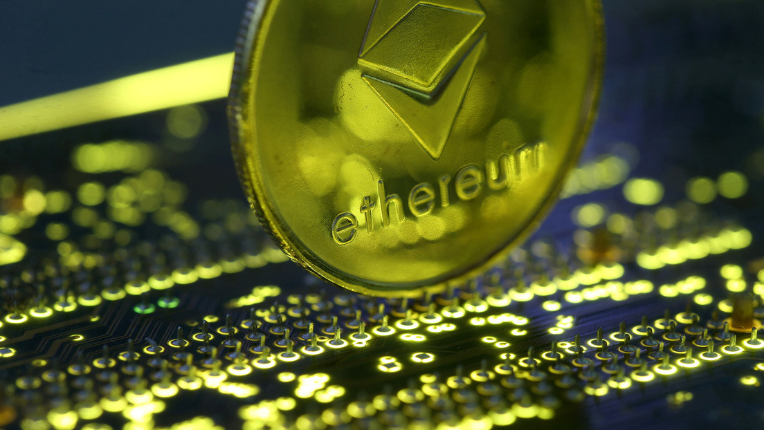 "Diversificador del bitcóin": La criptomoneda ethereum supera los 1.600 dólares y alcanza su cota máxima