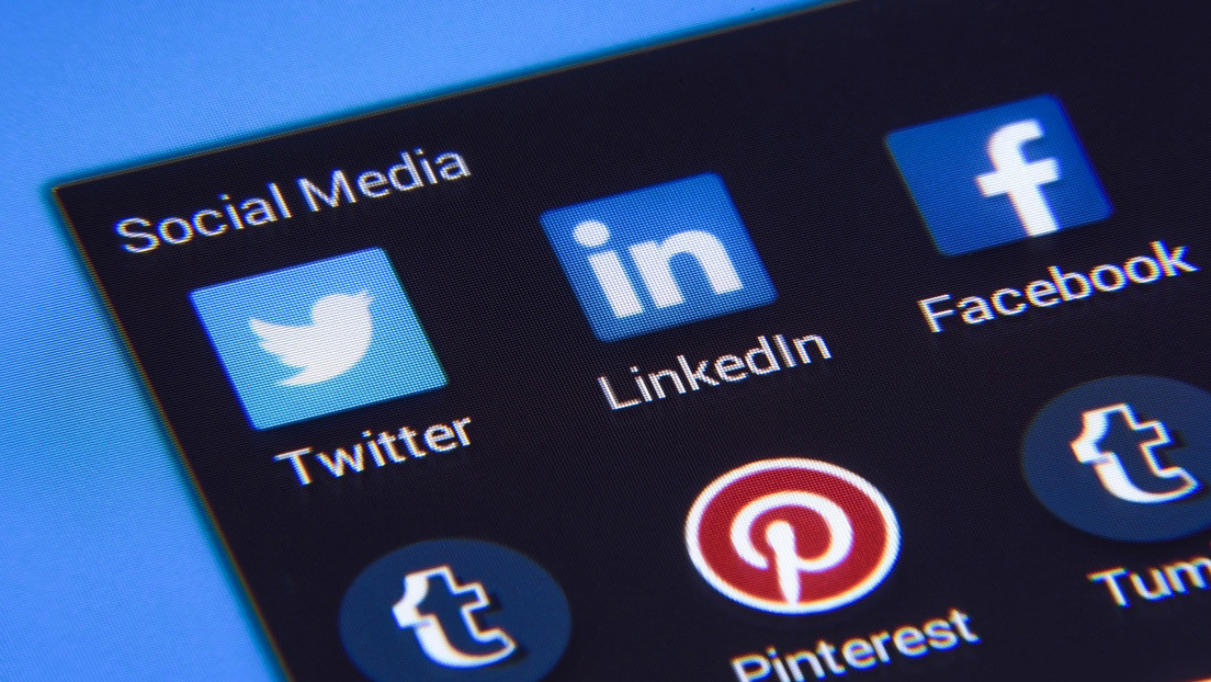 ¿Prohibir la censura? Los 10 puntos de la propuesta de un senador de México para regular a gigantes tecnológicos como Facebook y Twitter