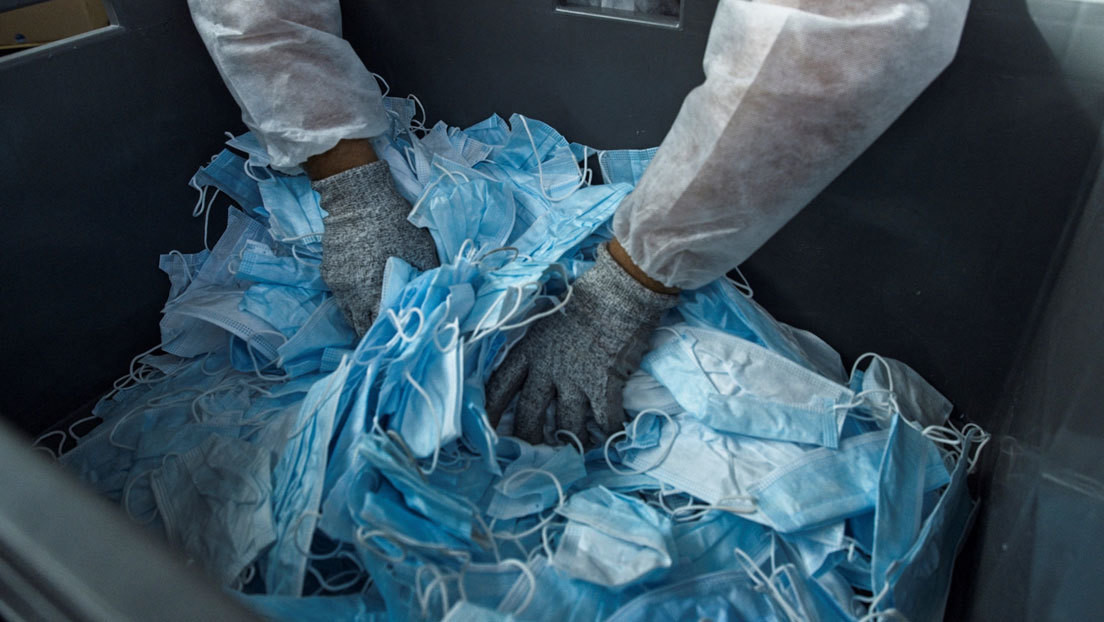 Un kilómetro de carretera  a partir de 3 millones de mascarillas: desarrollan una innovadora técnica de reciclaje de cubrebocas