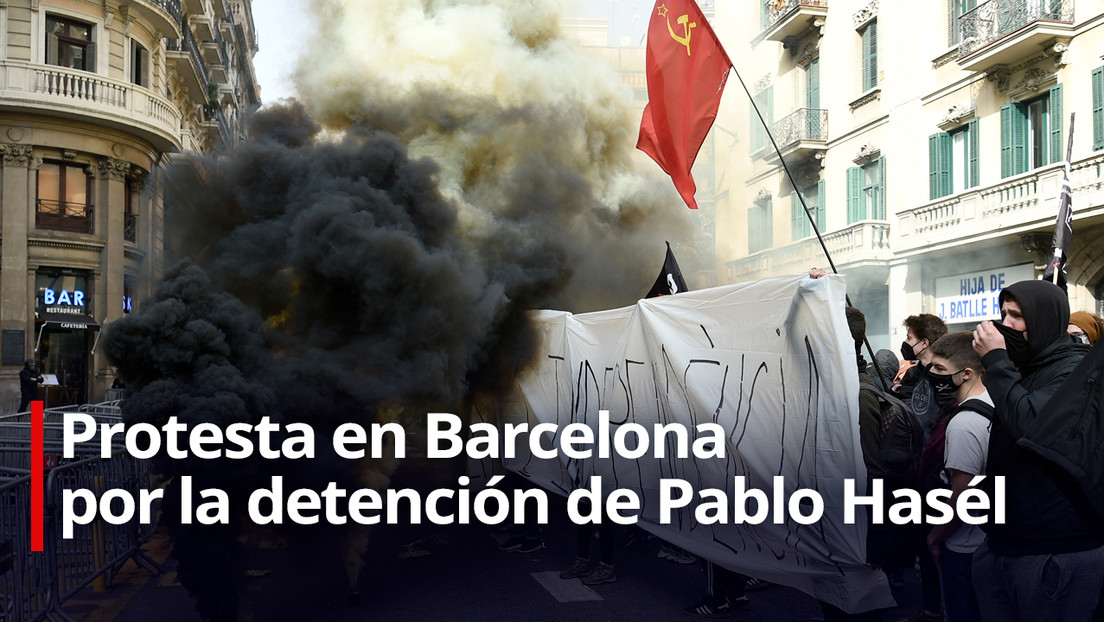 Estudiantes protestan en Barcelona contra la condena al rapero Pablo Hasél (VIDEO)