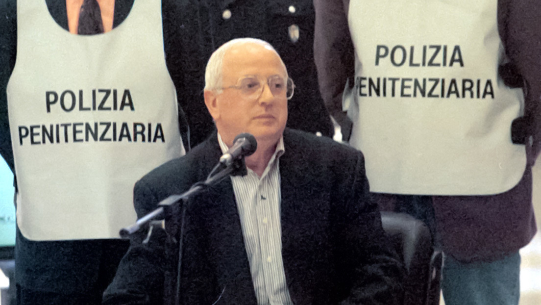 Muere Raffaele Cutolo, el legendario capo de la mafia napolitana que fundó la Nueva Camorra