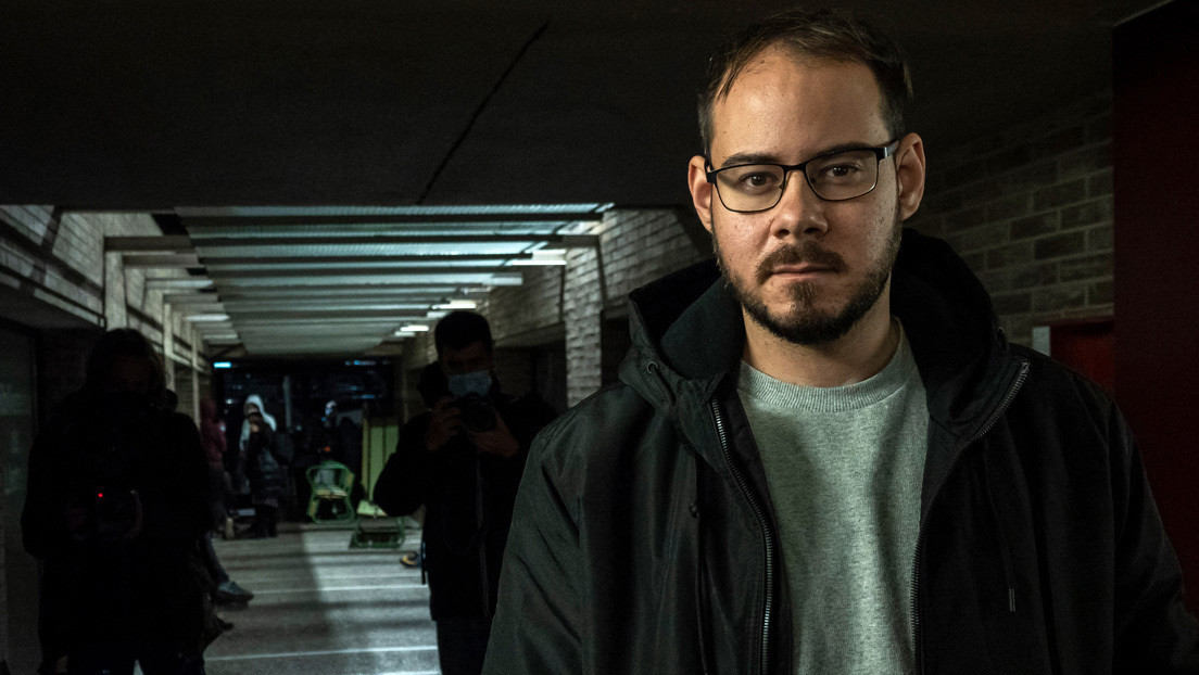 Quién es Pablo Hasél, el rapero cuyo encarcelamiento ha desembocado en fuertes protestas en España