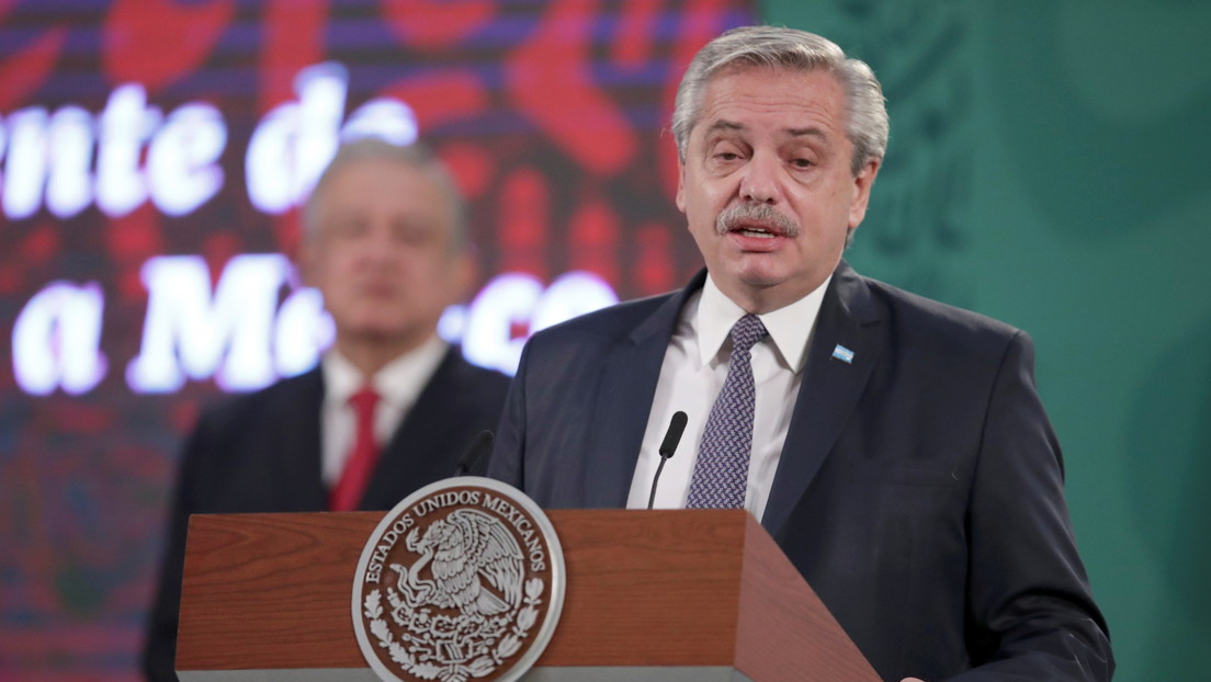 Fernández reitera su condena a las "vacunas VIP" y recuerda la "campaña despiadada" que la oposición hizo en contra de la Sputnik V