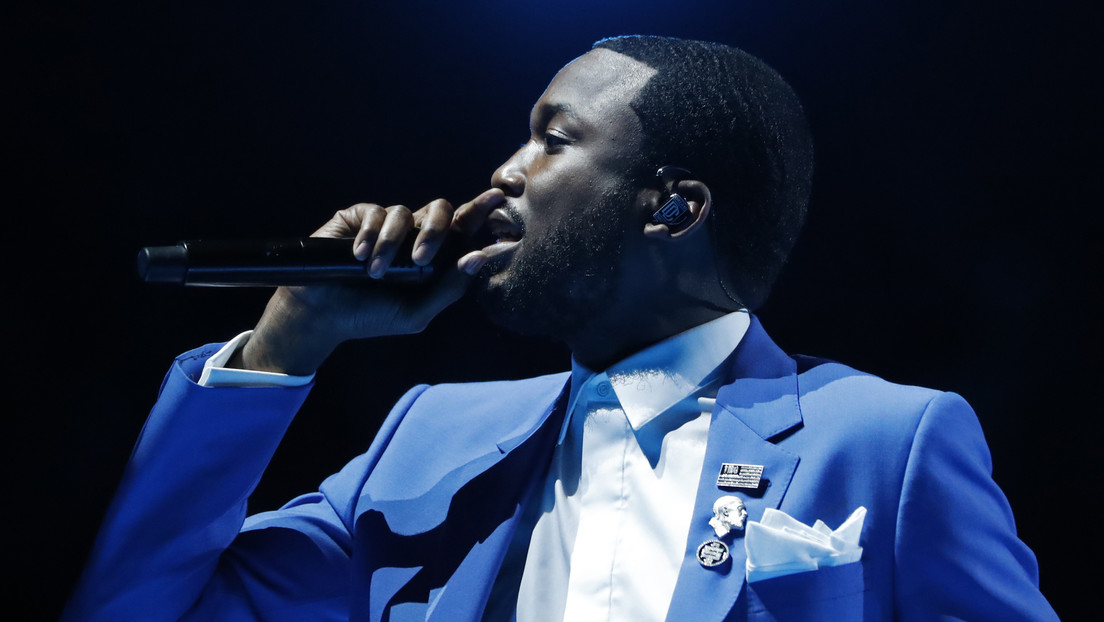 La viuda de Kobe Bryant critica al rapero Meek Mill por hacer una referencia "insensible" a su difunto esposo en una canción