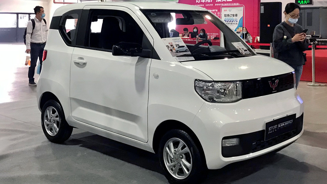 Este vehículo eléctrico económico se vende en China dos veces más que los autos de Tesla