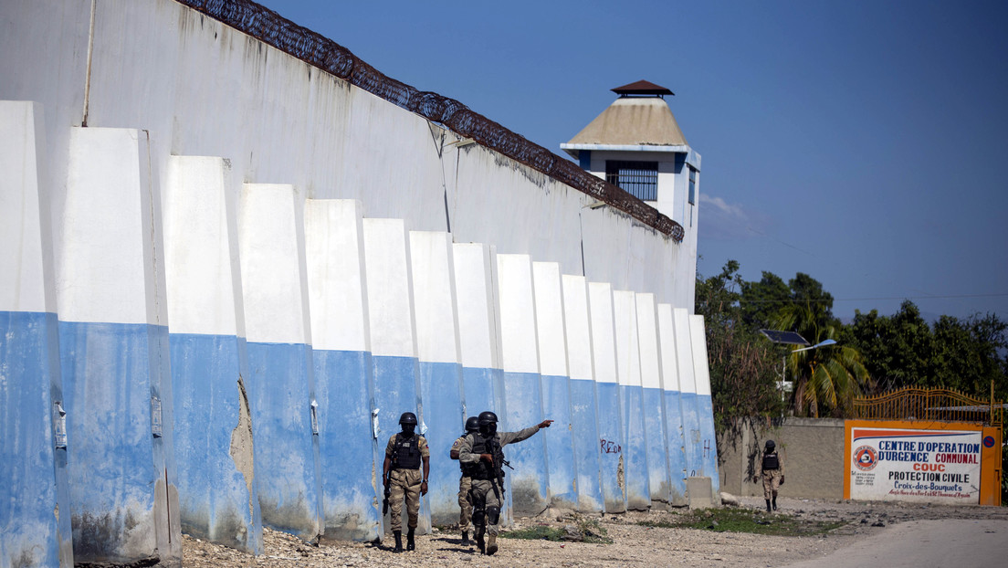 Más de 400 reclusos se fugan de una cárcel y graban a algunos de ellos paseando por las calles en Haití
