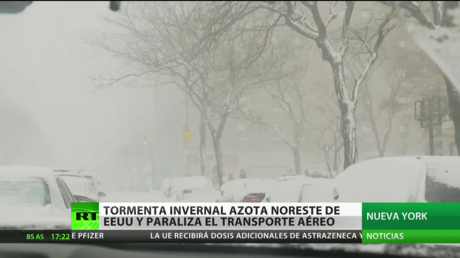 Tormenta invernal azota el noreste de EE.UU. y paraliza el transporte aéreo