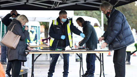 La "más preocupante" mutación del coronavirus potencialmente resistente a las vacunas se dio de forma espontánea en la cepa británica