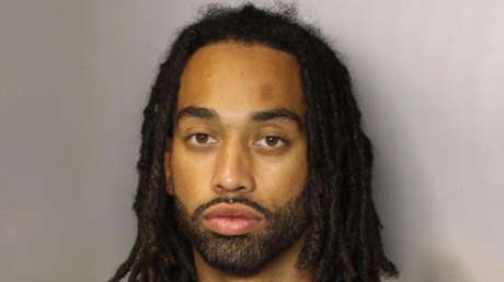 Un hombre es acusado de matar a dos mujeres tras hacer una transmisión en vivo en la que aparece él mismo junto a los dos cadáveres