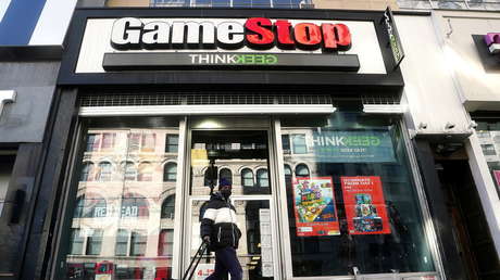 Un joven que ganó miles de dólares con las acciones de GameStop destina una parte para donar consolas a un hospital infantil