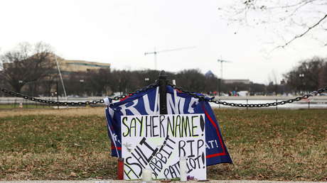 Reportan que el policía que mató a Ashli Babbit durante la irrupción en el Capitolio de EE.UU. no enfrentaría cargos penales