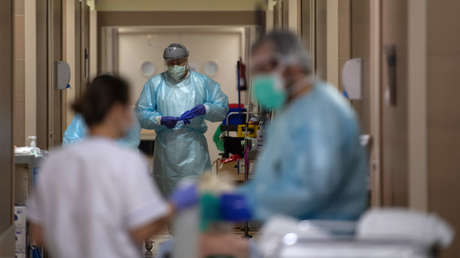 El negocio de la salud en España durante la pandemia: dinero público para la sanidad privada y contratos millonarios a dedo