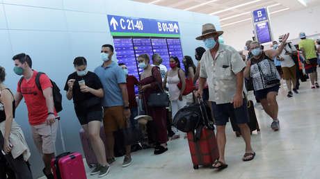 "Inadmisible y hostil": Rumania reclama a México por el trato dado a un grupo de turistas retenidos en Cancún