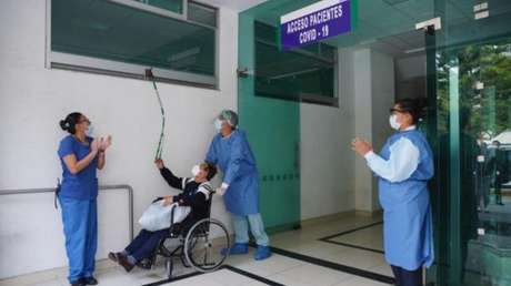 Autoridades mexicanas anuncian que abrirán una investigación tras la muerte de un hombre que falleció en la entrada de un hospital sin recibir ayuda