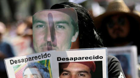 Desalojan por la fuerza a manifestantes que intentaron ingresar a la Secretaría de Gobernación de México