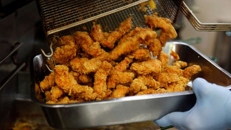 VIDEO: Un cliente es despachado de un restaurante por ir sin barbijo y vuelve para hacer el pedido a punta de pistola