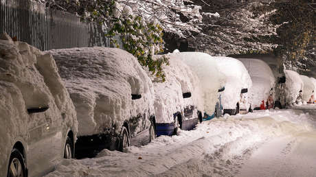 Una mujer de 77 años queda atrapada dentro de su vehículo por varios días tras el paso de camiones quitanieves