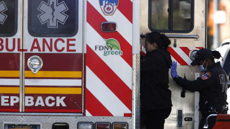 Retiran los cargos contra un hombre acusado de manosear a una paramédica al comprobar que en realidad estaba teniendo convulsiones (VIDEO)