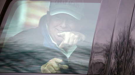 La despidieron por mostrar el dedo medio al convoy de Trump y ahora es una exitosa política local