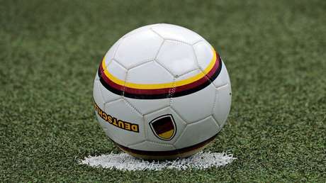 VIDEO: Un equipo de fútbol alemán sorprende con un inusual saque de esquina nunca antes visto