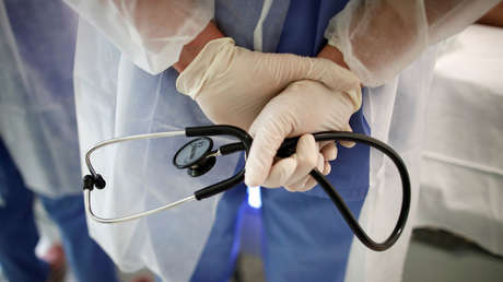 Un joven de 19 años se hizo pasar por médico en Argentina y atendió a pacientes de covid-19 (uno de ellos falleció)