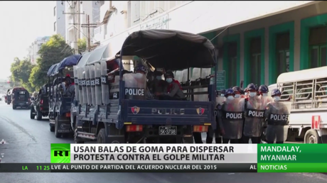 Dispersan con balas de goma una protesta contra el golpe de Estado en Myanmar