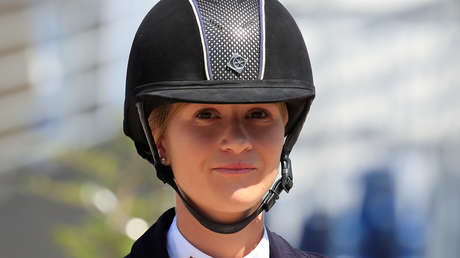 Usuarios de Twitter reaccionan a la burla de la hija de Bill Gates sobre la teoría de conspiración tras vacunarse contra el covid-19