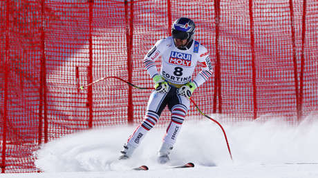 VIDEO: Un esquiador francés evita una aparatosa caída a 112 km/h con una rara maniobra in extremis