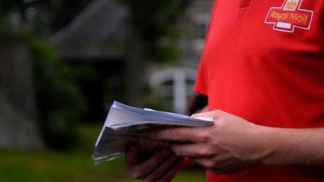 VIDEO: Un cartero se niega a ayudar a una anciana que cayó en la nieve porque "estaba muy cansado"