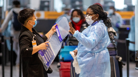 Científicos descubren que dos variantes de coronavirus se fusionan en un "híbrido fuertemente mutado"