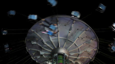 VIDEO: 'Sillas voladoras' de un parque de atracciones en China se estrellan contra el suelo y dejan al menos 16 heridos