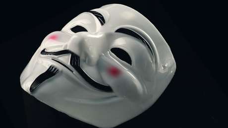 "El envenenamiento de Navalny es parte de la operación": Anonymous filtra evidencias de que Reino Unido gasta millones para debilitar a Rusia