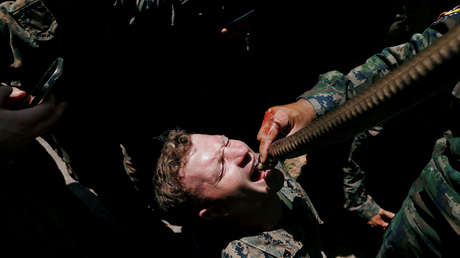 Alertan sobre ejercicios militares donde se consume sangre de serpiente y animales vivos que podrían provocar una nueva pandemia